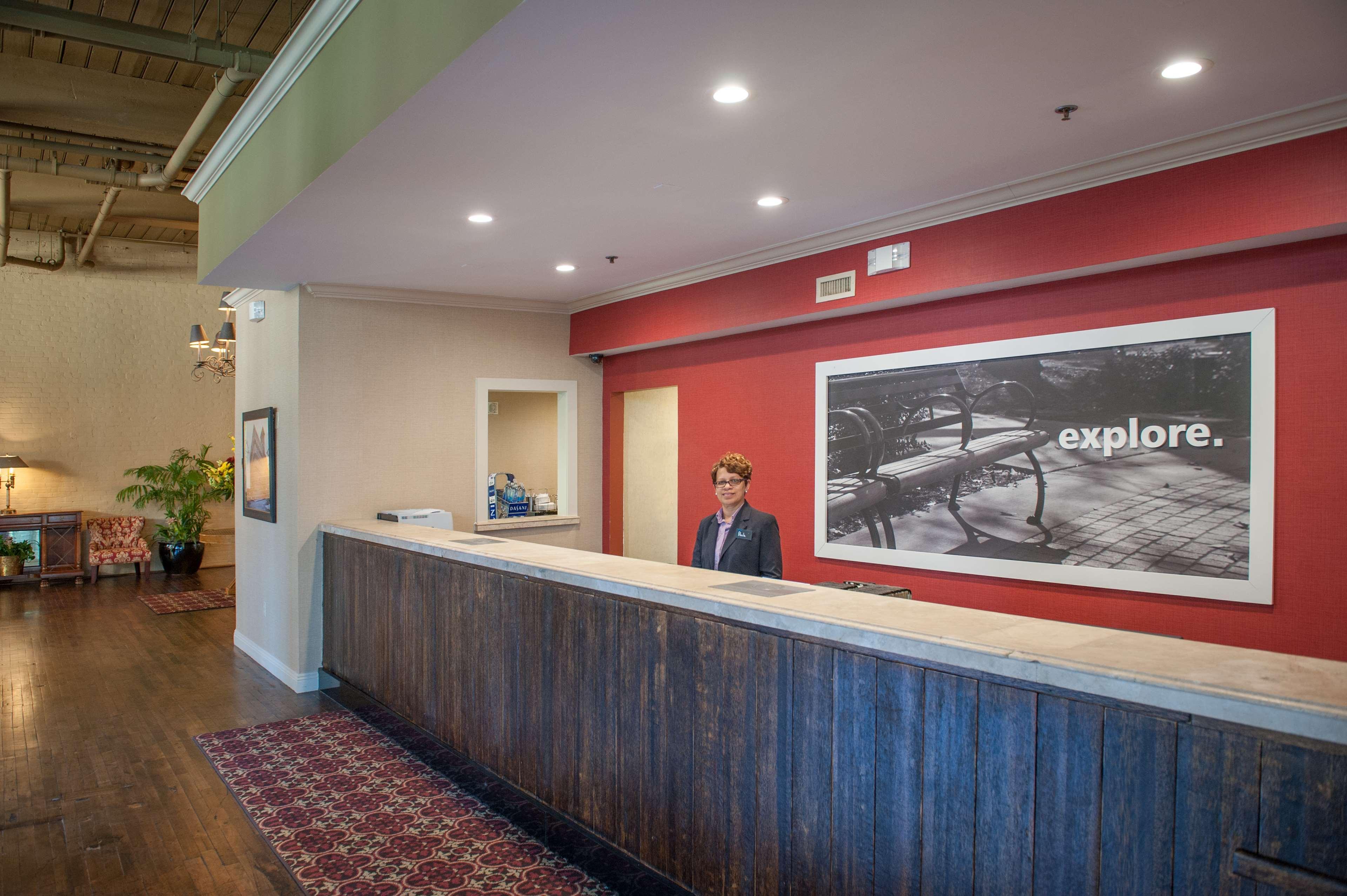 Hampton Inn And Suites New Orleans Convention Center Exterior foto