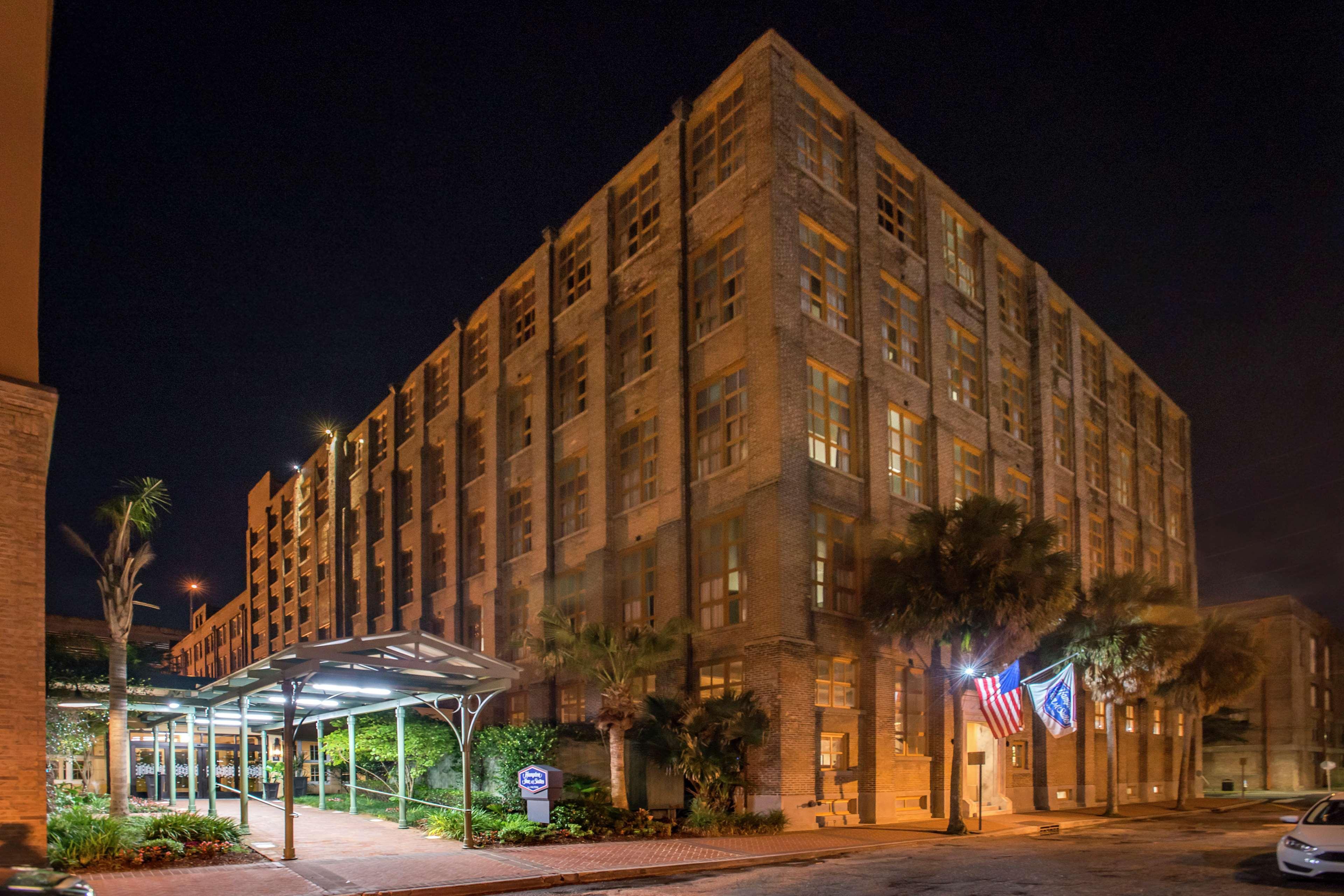 Hampton Inn And Suites New Orleans Convention Center Exterior foto